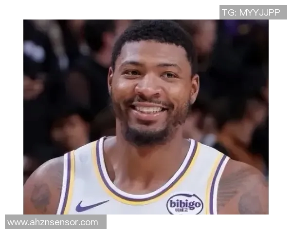 马库斯斯马特的篮球之路与领袖风范解析