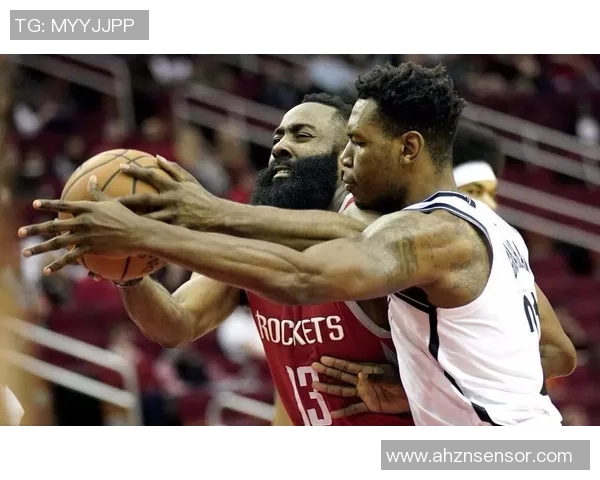 18火箭与勇士激战正酣比分悬念不断引发球迷热议